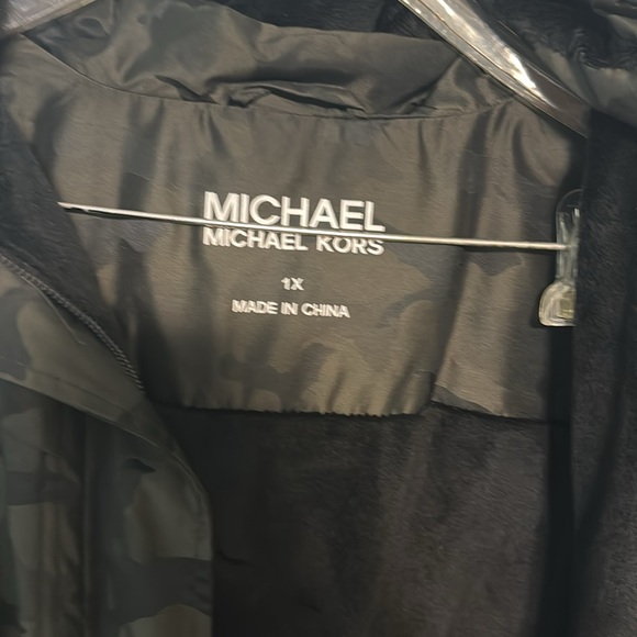 Women's Micheal Kor’s Black/green Hooded Raincoat ~XL/1X - Picture 6 of 7